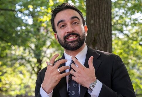 Democratic,Mayoral,Candidate,Zohran,Mamdani,Speaks,To,Volunteers,At,The