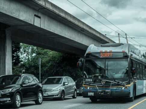 Featured image related to Bus driver seen on video appearing to doze while behind wheel moments before crash